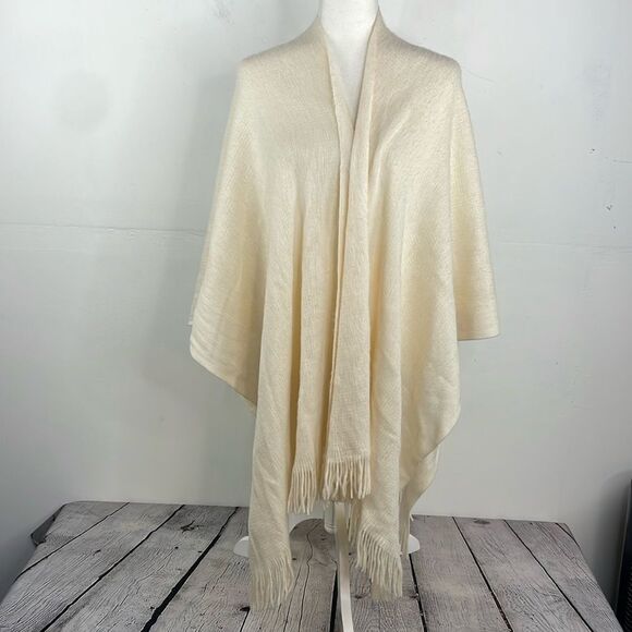 LC Lauren Conrad Cream oversized Wrap Shawl with Fringe - Picture 1 of 7